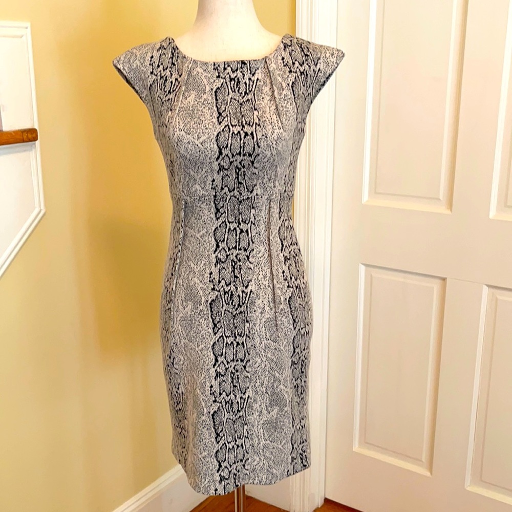 Snakeskin-like pattern midi dress